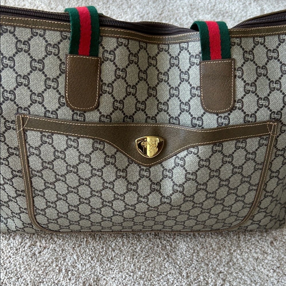 Gucci Beige and Brown Monogram Tote Plus vintage GG Supreme Tote - Picture 2 of 13